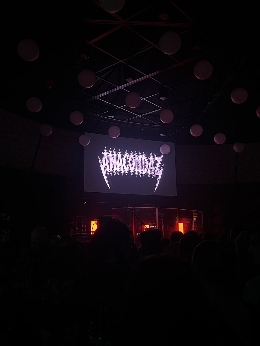 саксонский тильт tweet media