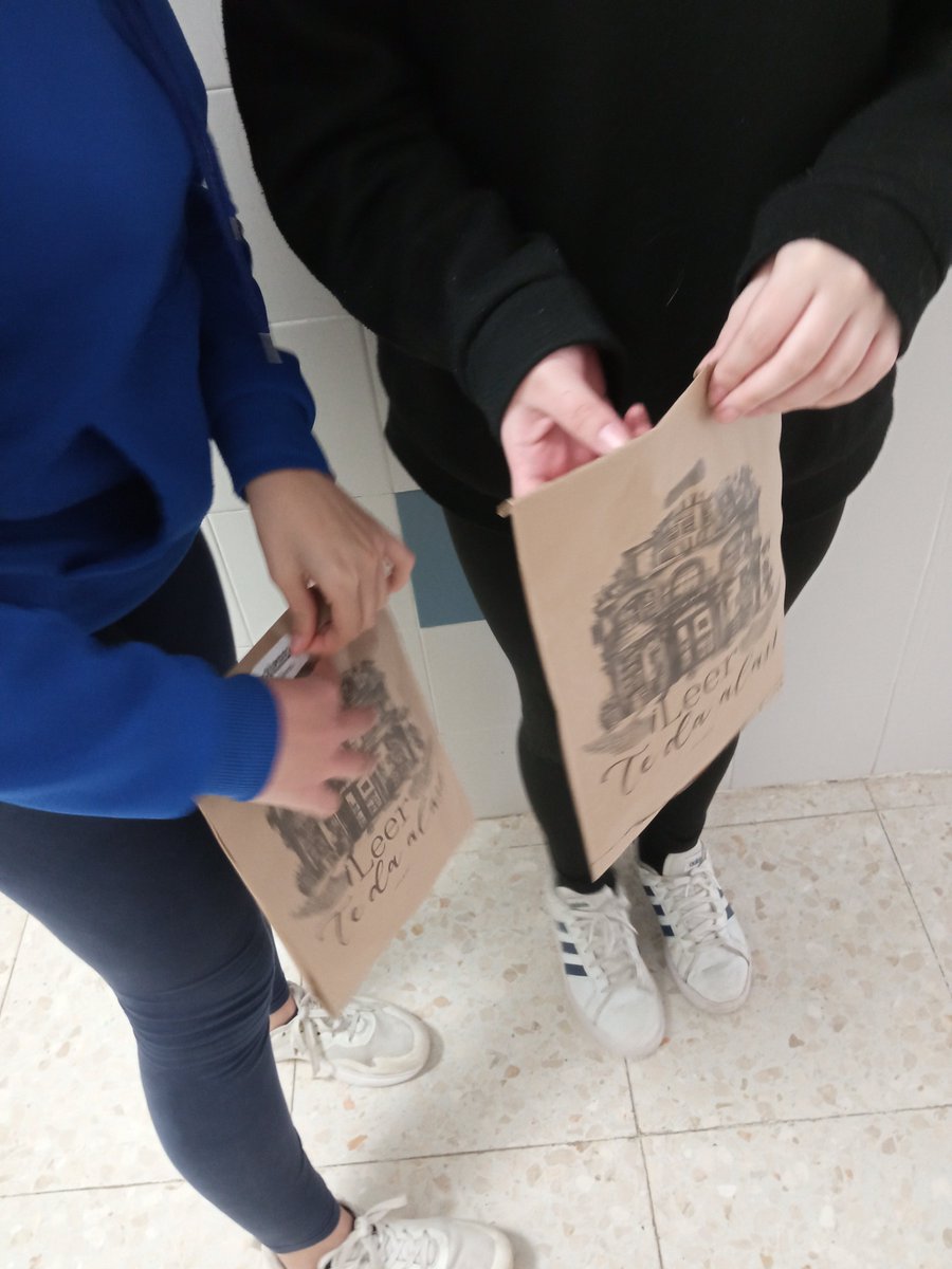 IES SUÁREZ DE FIGUEROA tweet media