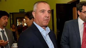 Este es el juez Gonzalez Charvay. Pidió hoy a la jueza de instrucción Paula Petazzi y al juez de Quilmes Luis Armella que se inhiban de seguir investigando la corrupción en la AFA. Quiere garantizar la impunidad de Tapia y Toviggino.