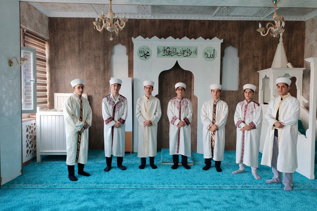 10 Mart Salı günü, Adıyaman Meydan Camii’nde Adıyaman Anadolu İmam Hatip Lisesi öğrencilerimiz tarafından Enderun Usulü Teravih ve İlahi Dinletisi programı gerçekleştirilecektir.
Osmanlı’dan günümüze ulaşan bu zarif geleneğin yaşatılacağı programa
Tüm halkımız davetlidir. 🌙