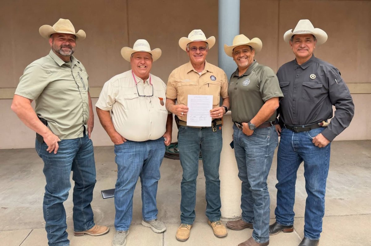 New: A bipartisan coalition of Texas border sheriffs sign a joint ...