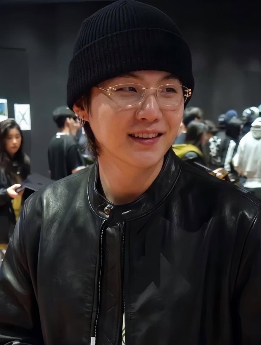 Yoongi con lentes 😍