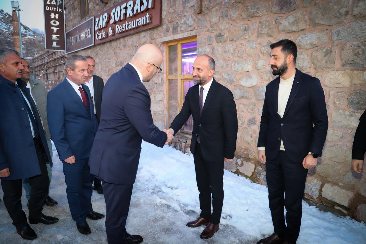 nazmidemirtr's tweet photo. AK Parti MKYK Üyemiz Sayın Cihad Terzioğlu, İl Başkanımız Sayın Zeydin Kaya, İlçe Başkanımız Sayın Hüseyin Yılmaz ve kıymetli teşkilat mensuplarımızla Çukurca Vefa ve Kardeşlik İftarı Programında bir araya gelmenin mutluluğunu yaşadık.

Ramazan ayının bereketini, birlik ve kardeşlik iklimini aynı sofrada paylaşarak; istişare, dayanışma ve ortak hedefler etrafında buluşmanın kıymetini bir kez daha hissettik.

Bu mübarek günlerde birlik ve beraberliğimizin daha da güçlenmesini temenni ediyor, tuttuğumuz oruçların ve yapılan ibadetlerin kabul olmasını diliyorum.

@RTErdogan 
@Akparti 
@mustafademir 
@EyupEroglu60 
@TerziogluCihad 
@KayaZeydin