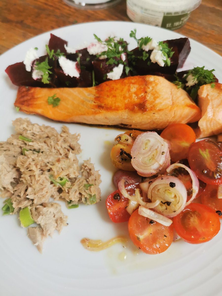 Veronic00630093's tweet image. On this lovely sunny spring day it had to be salad all the way to remind us that literally there are brighter days ahead. #salads #twittersupperclub
