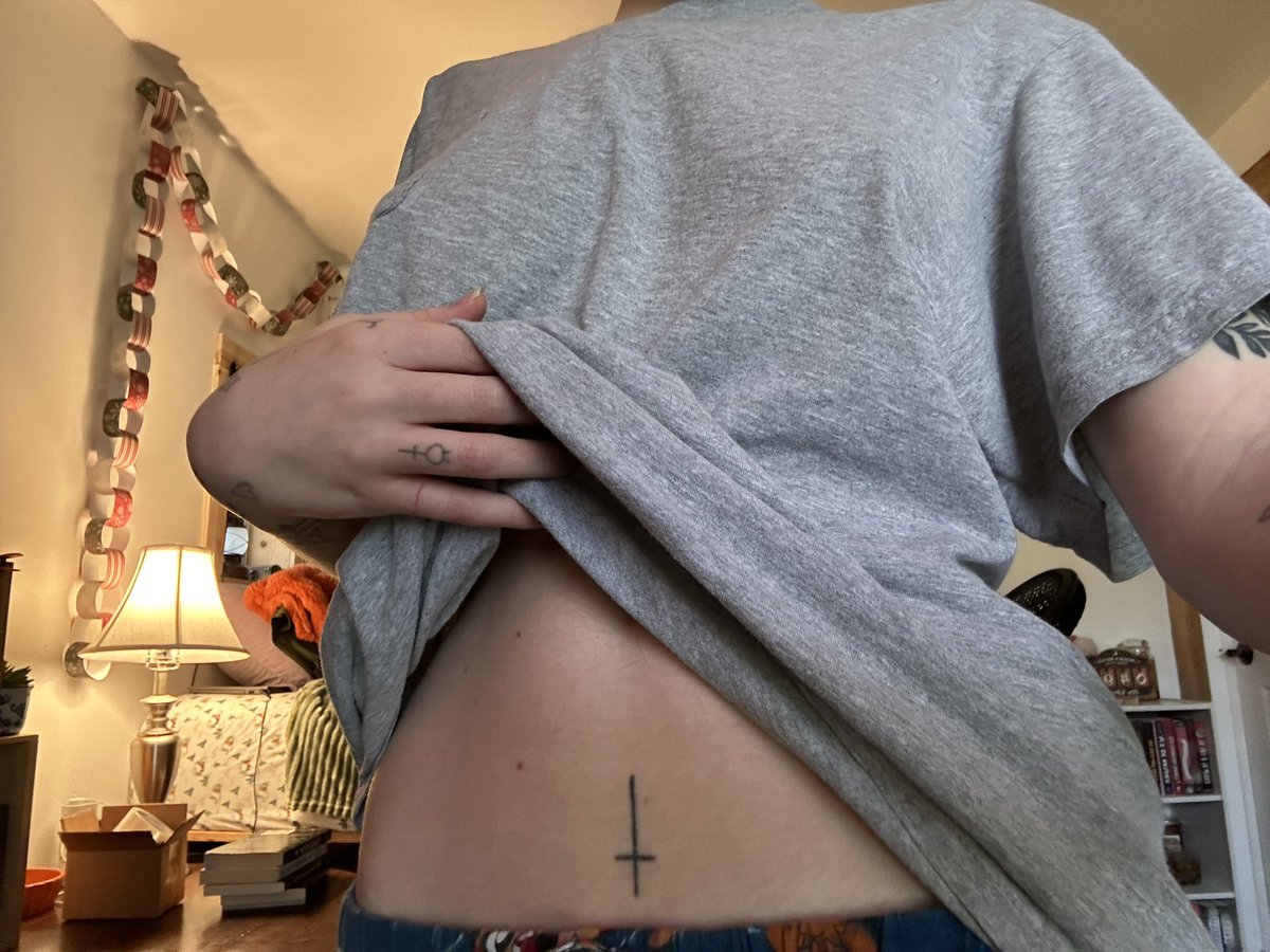 reid 𐂯 tweet media