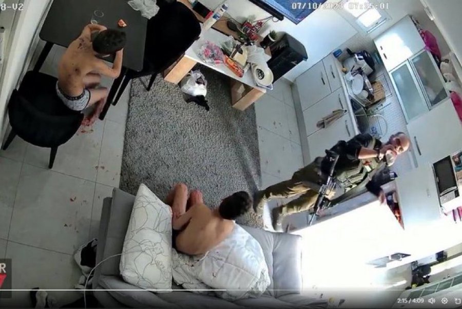 Asesinó a su padre delante de ellos, saqueó su refrigerador en busca de alimentos y luego siguió masacrando a gente inocente.

Estos no son humanos. Son demonios.

Nunca lo olvides.