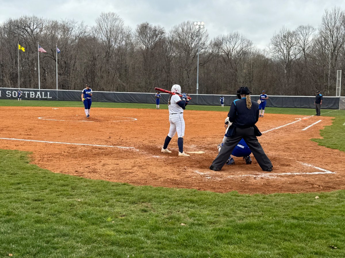 aaronhancock14's tweet photo. USI softball in action today hosting Tennessee State, in game 3 of their series!
Eagles going for the sweep!
Heritage Hills grad Miriam Gordon pitching for the Tigers!
Highlights later on @14News!
@USIAthletics @KatelynMarx_ @alyssa_mumaw @KylieWitthaus @kunkle18 @caroline____00 https://t.co/0kBE2lMBVZ