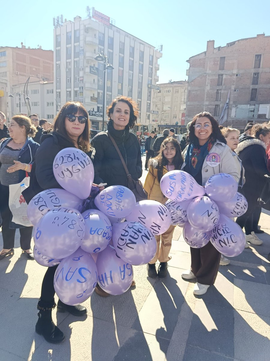 egitimsenelazig's tweet photo. 8 Mart Kadınların Uluslararası Birlik, Mücadele ve Dayanışma Gününde bileşeni olduğumuz Elazığ Kadın Platformu öncülüğünde alanlardaydık! Yaşasın kadın dayanışması!
Yaşasın kadınların özgürlük mücadelesi!
Jin, jîyan, azadî!
#8Mart #8March
#JinJiyanAzadî
@KESK1995 https://t.co/jUJuXRsLrU