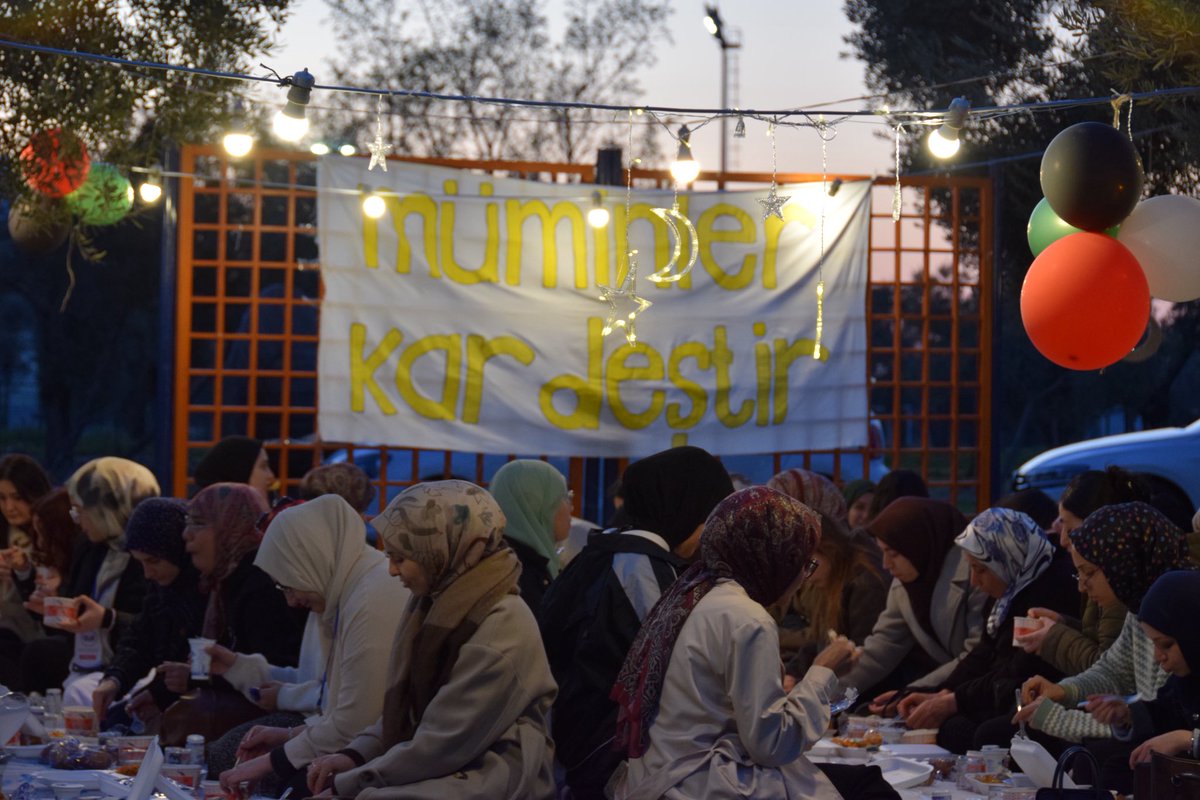 aduisar_'s tweet photo. 4.Geleneksel İsar Öğrenci İftarı 🌙

4. Geleneksel öğrenci İftarımızı bu akşam gerçekleştirdik. Teveccüh gösterip iftarımıza iştirak eden bütün misafirlerimize teşekkür ediyoruz. 
Nice iftarlara inşaallah! 
#aduisariftarı https://t.co/8y0dpi05ls