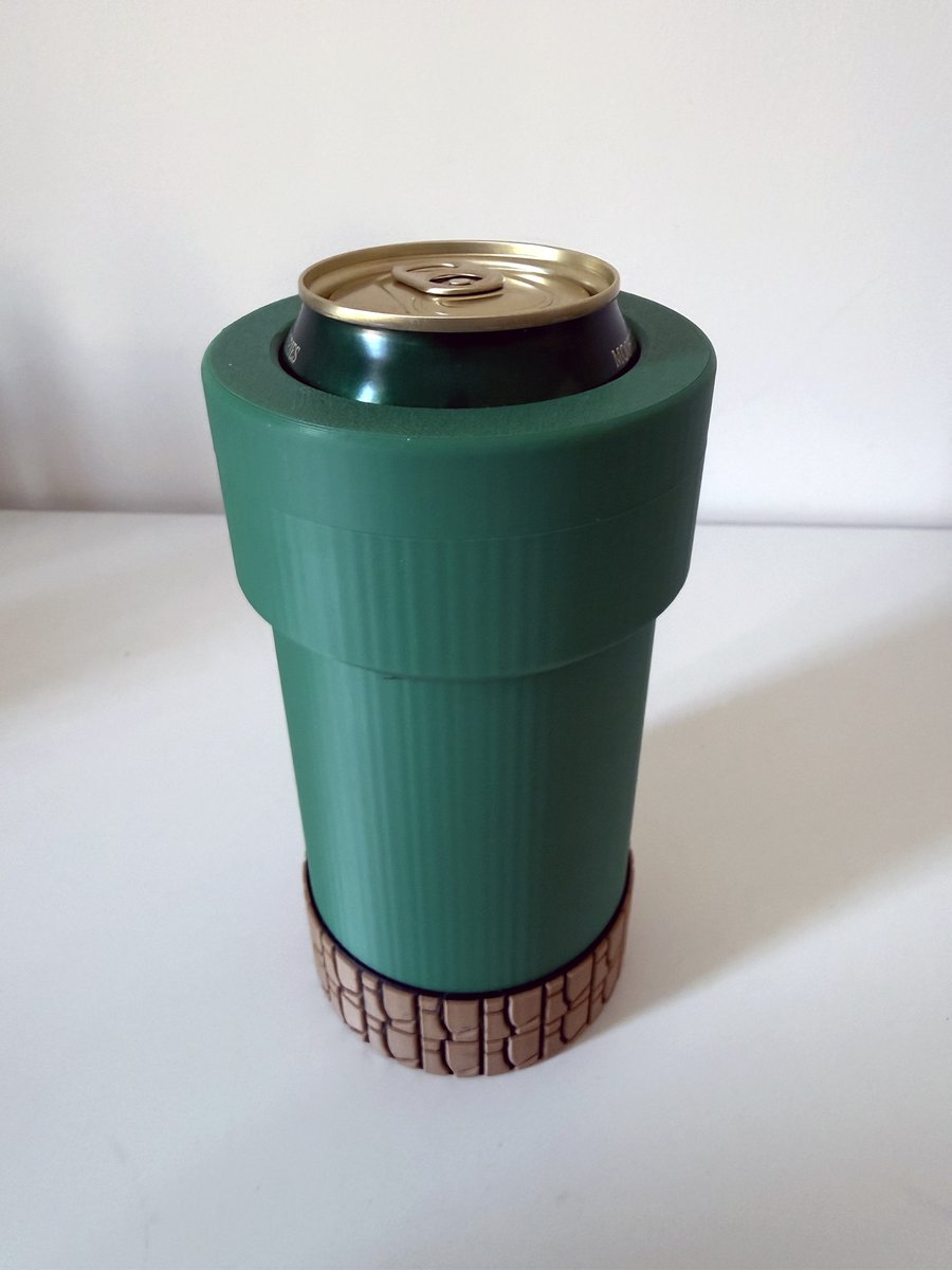 BrentsWorkbench's tweet photo. Keep the summer heat at bay with our Warp Pipe Koozie. A quick screw cap design that snugly fits your 355ml (12oz) drink, perfect for a beach day! Browse here: https://t.co/USEecJnfaO #3Dprinting #BeachBum @Thangs3D https://t.co/zH533SMgRM