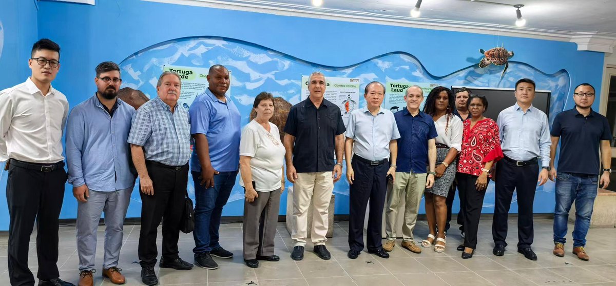 Recorren vice primer ministro <a href="/EdMartDiaz/">Eduardo Martínez Díaz</a> y ministro de <a href="/citmacuba/">Ministerio de Ciencia, Tecnología y Medio Ambiente</a> <a href="/ArmandoRguezB/">Armando</a> junto a delegación china centros de investigación del #Citma donde intercambian con directivos de 
<a href="/AMA_CUBA/">AMACuba</a> <a href="/InsmetC/">INSMET Cuba (METEOROLOGÍA)</a> <a href="/AcuarioNacCuba/">Acuario Nacional de Cuba</a> e Instituto Cubano de Biodiversidad
