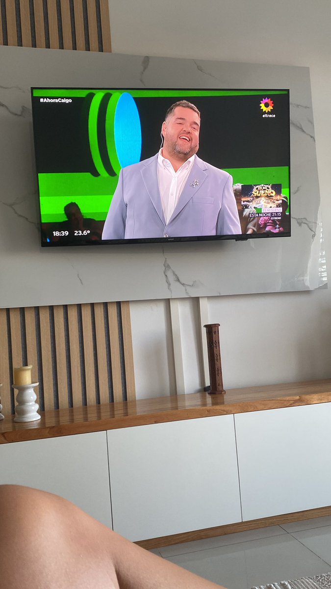 El bien que le hace este hombre a la televisión y a la vida, siempre que lo veo soy feliz! Daleee gordo que volvió #AhoraCaigo