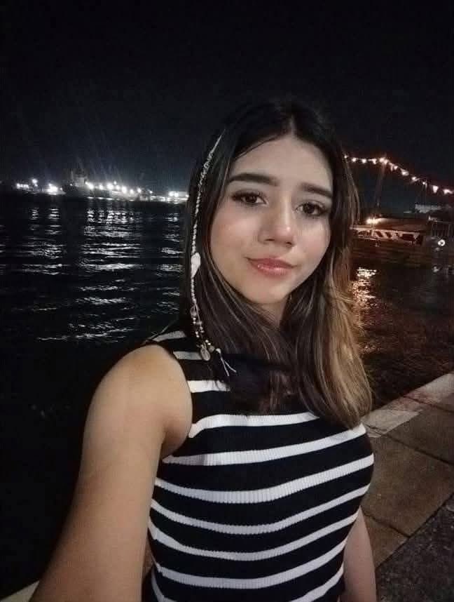 🔺 #PozaRica ¦| 😱 📢🙏🏼 Se reporta la desaparición de María Fernanda López Andrés, de 17 años de edad, cuyo paradero se desconocía desde la tarde de este domingo.

Según datos proporcionados por familiares, la menor fue vista por última vez alrededor de las 17:20 horas, cuando