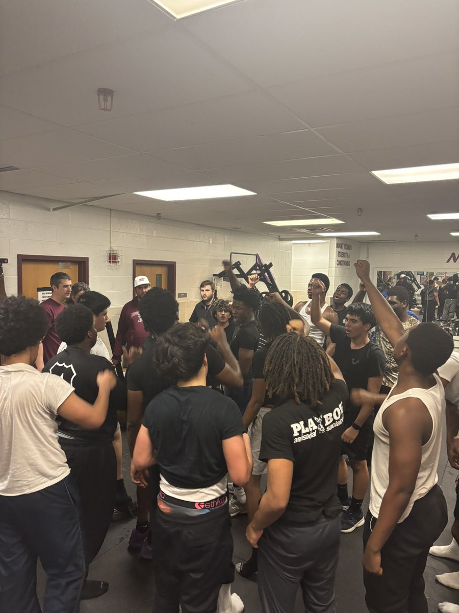 Mt. Vernon Football tweet media