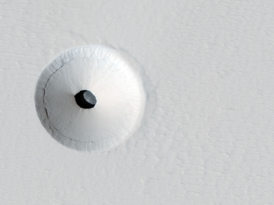 ahenk75's tweet image. #Itwas (March9, 2014) mentionned on apod.nasa.gov/apod/ap140309.… « A Hole in Mars »; Holes such as this are of particular interest bcse interior caves are protected from the harsh surface, making them good candidates to contain life🔭Img NASA,/JPL/U. Arizona #Space #Planetology