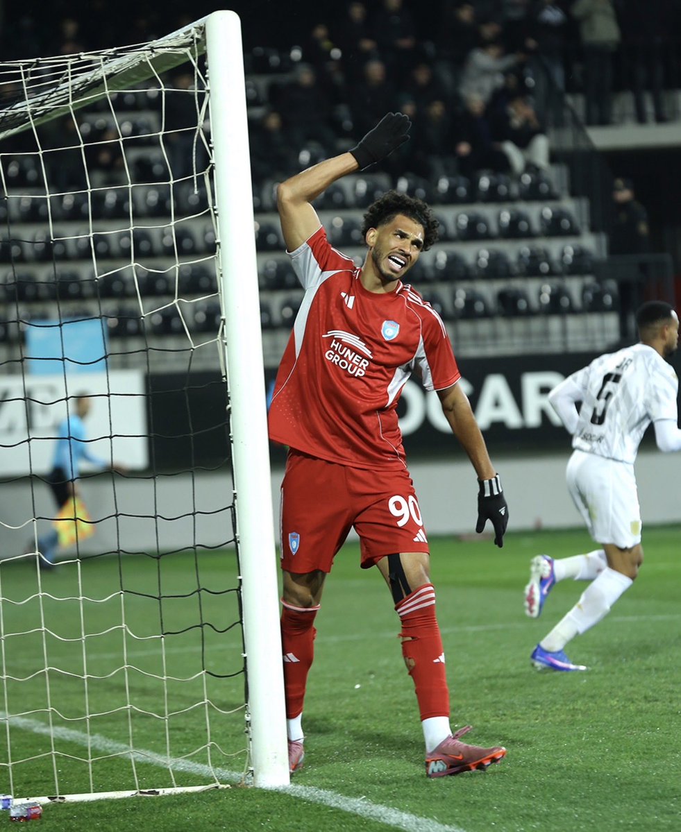 ⚪️⚫️ Neftçi 0 - 1 Turan Tovuz 🔵🔴

⚽️: J. Batista 56’ 

🇦🇿⚽️ Azərbaycan çempionatı, 23-cü tur

İlk dövrədə də bu komandaların qarşılaşması eyni hesabla nəticələnib

📊 3. Turan 7. Neftçi