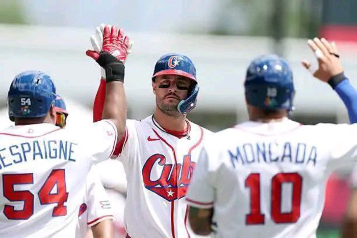 En uno de los duelos más promocionados del grupo preliminar A en el VI Clásico Mundial de Béisbol, el ganador hoy entre los invictos equipos de #Cuba y Puerto Rico asegura un cupo a los 4tos de final del torneo.

El análisis 👇
 giron.cu/2026/03/09/cub…

#TeamAsere #CubaEstáFirme