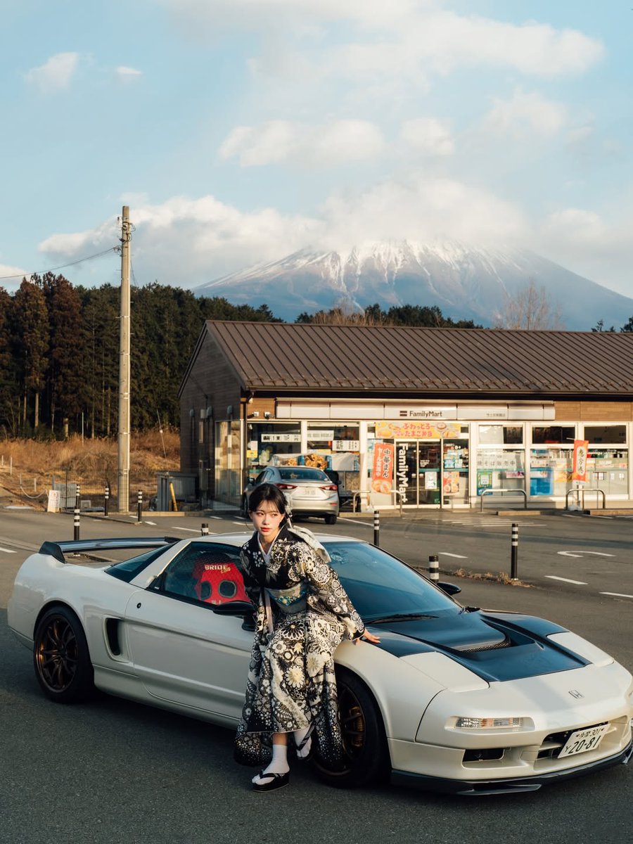 competitionreal's tweet photo. There are two things I love in this life:
1. Japanese cars 
2. Japanese girls https://t.co/awWljbPmO0