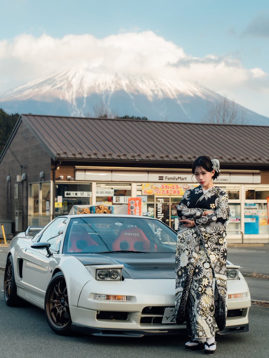 competitionreal's tweet photo. There are two things I love in this life:
1. Japanese cars 
2. Japanese girls https://t.co/awWljbPmO0
