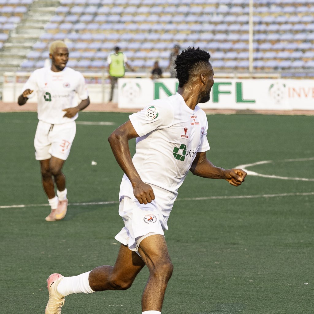 Rangers_Intl's tweet image. First league game.
First assist.

A perfect start in our colours for Precious Agu. 👏🏿🎯

More wins ahead!
Show him some love in the comments 👇🏿

#NPFL #RangersIntlFC #Debut #MatchdayMoments #FootballStory