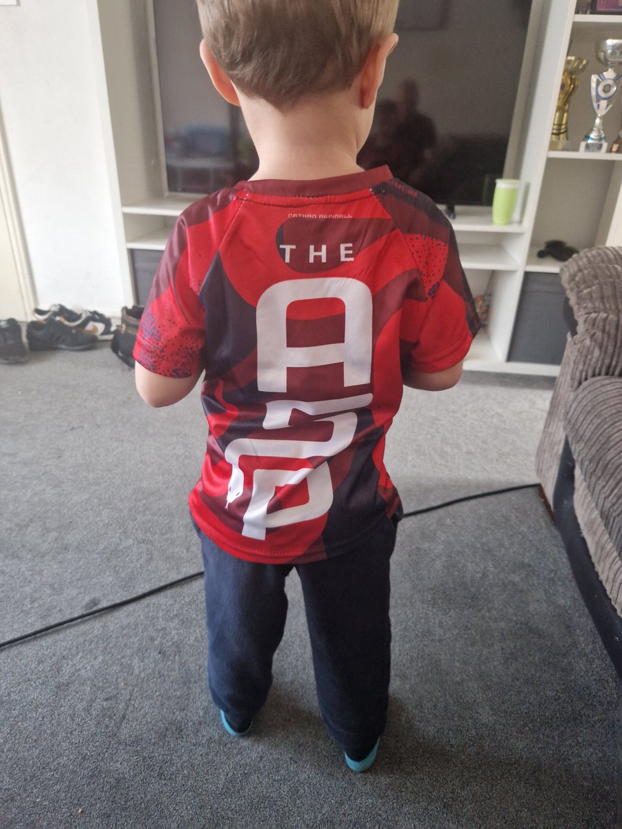 liam the beast damo tweet media