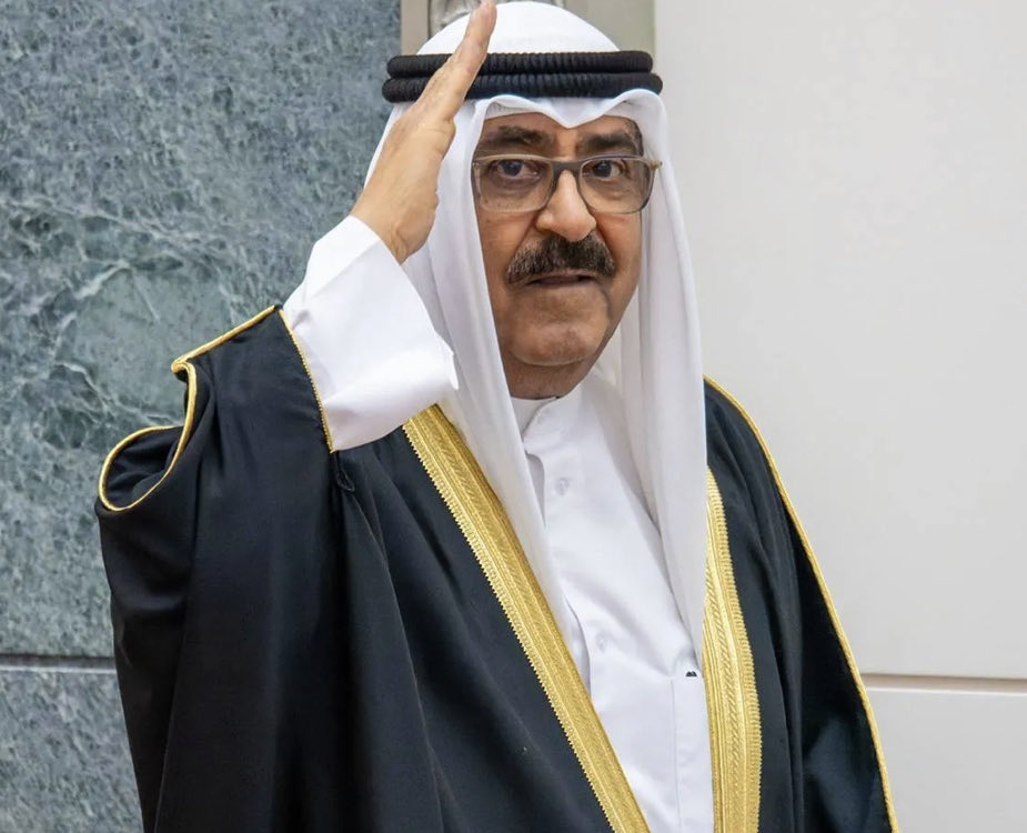 M_Akhorsheed's tweet photo. سمو الأمير الشيخ مشعل الأحمد الصباح يؤكد على أن سيادته الوطن مصونة بإرادة شعبه وبسالة رجاله ونسائه. 
 الكويت كانت وستبقى بإذن الله آمنة مستقرة ما دمنا واعين.. يقظين.. واثقين بأنفسنا وبمؤسساتنا• 
وحدتنا الوطنية هي خط الدفاع الأول وتماسكنا هو الضمان الحقيقي في هذه الأوقات. https://t.co/kf8atANLDP