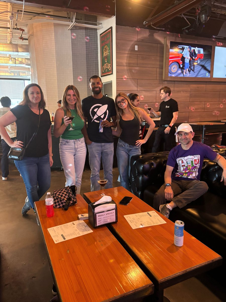 launchthat's tweet photo. A little bowling to finish off Q1 strong 🎳 #bowling #companyouting #teambuilding #events #launchthat #digitalmarketing https://t.co/KcLNtrb33o