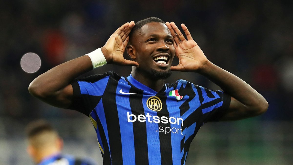 《 𝐉𝐉 》 tweet media