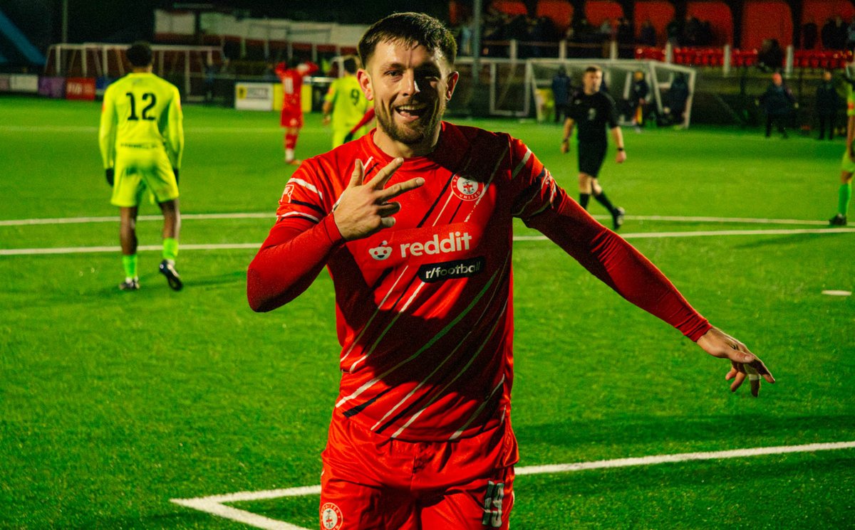 RedditchUtd's tweet photo. Bishop takes February Player of the Month ⭐️

An instant impact from the off is enough for him to earn the accolade. Morgan Owen &amp; Matty Warburton were close behind.

Well done, Bish 👏

📸 George Arghir https://t.co/aD87cwdAAs
