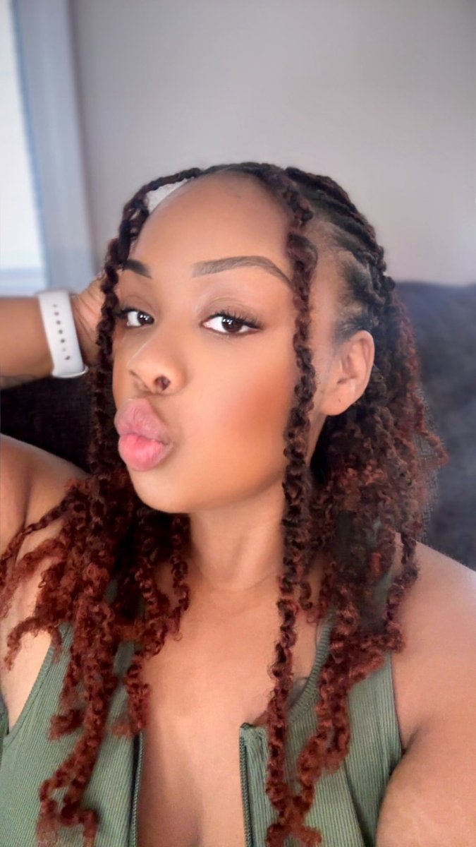 Mistress Blue tweet media