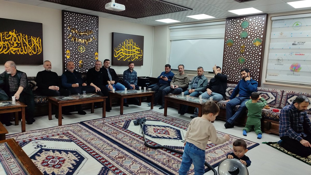 Sivas Özgür-Der ailesi olarak iftar programında bir araya geldik. Rabbimiz kardeşliğimizi daim kılsın.