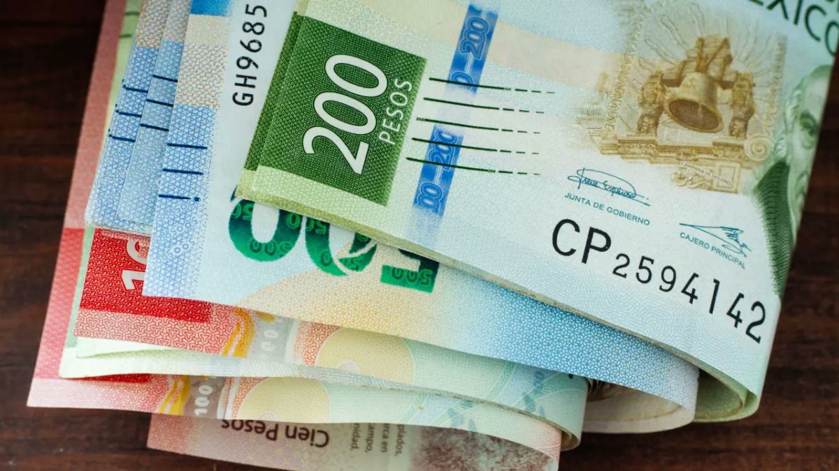 #Finanzas | ¡México más endeudado que nunca! 

Deuda pública supera los 18 billones de pesos; esto deben los mexicanos

Todo lo que debes saber: aztecanoticias.info/4b2YcBi