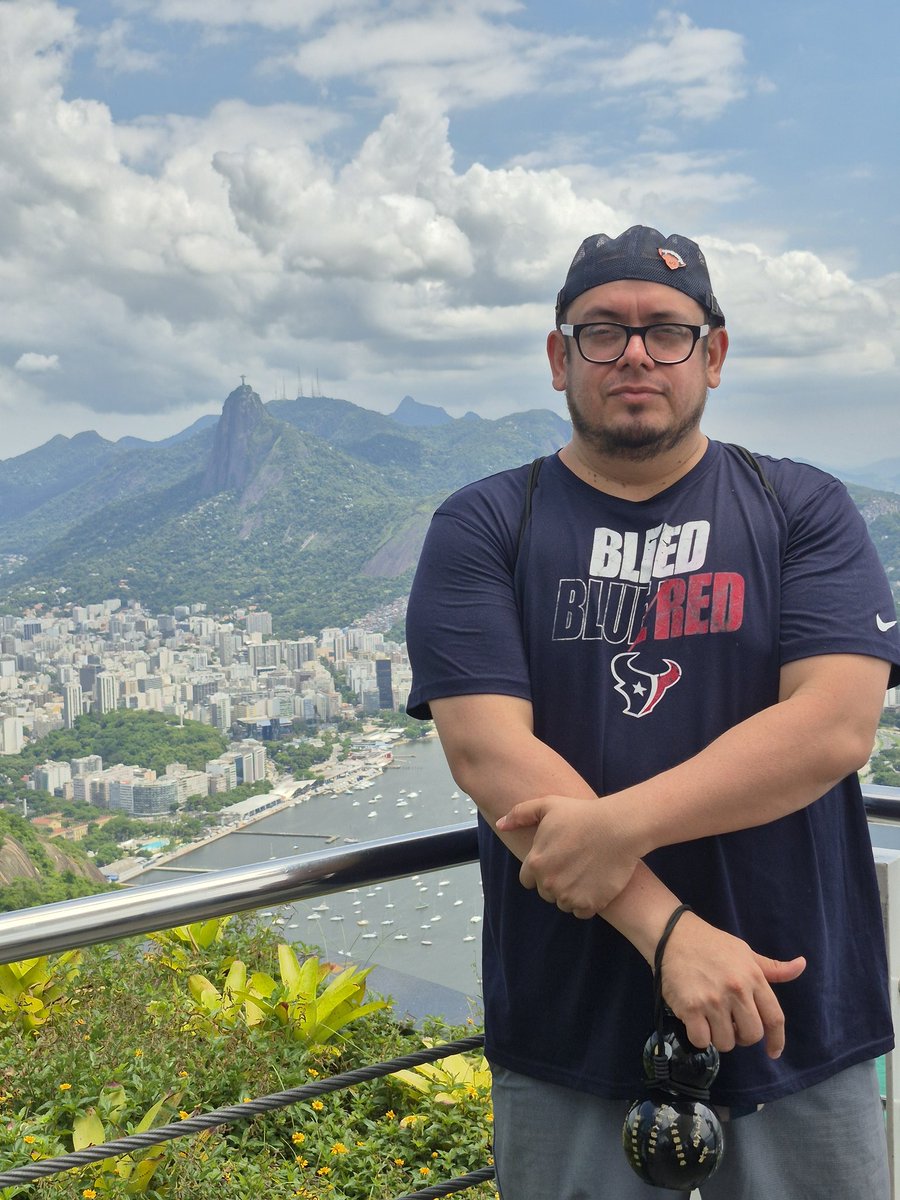 EderMeza1's tweet photo. Del pan de azucar al corcovado https://t.co/GoamdqVBDm
