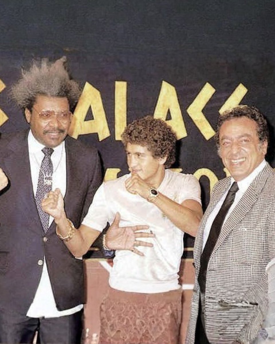 HectorSulaimanS's tweet image. Mi padre en el Caesars Palace de Las Vegas, en el anuncio oficial de lo que sería un enfrentamiento inolvidable: Salvador Sánchez vs Wilfrido Gómez. Dos estilos, dos historias y una noche que marcaría para siempre al boxeo.
#thankful #motivación #Inspirationquotes #friends #padre