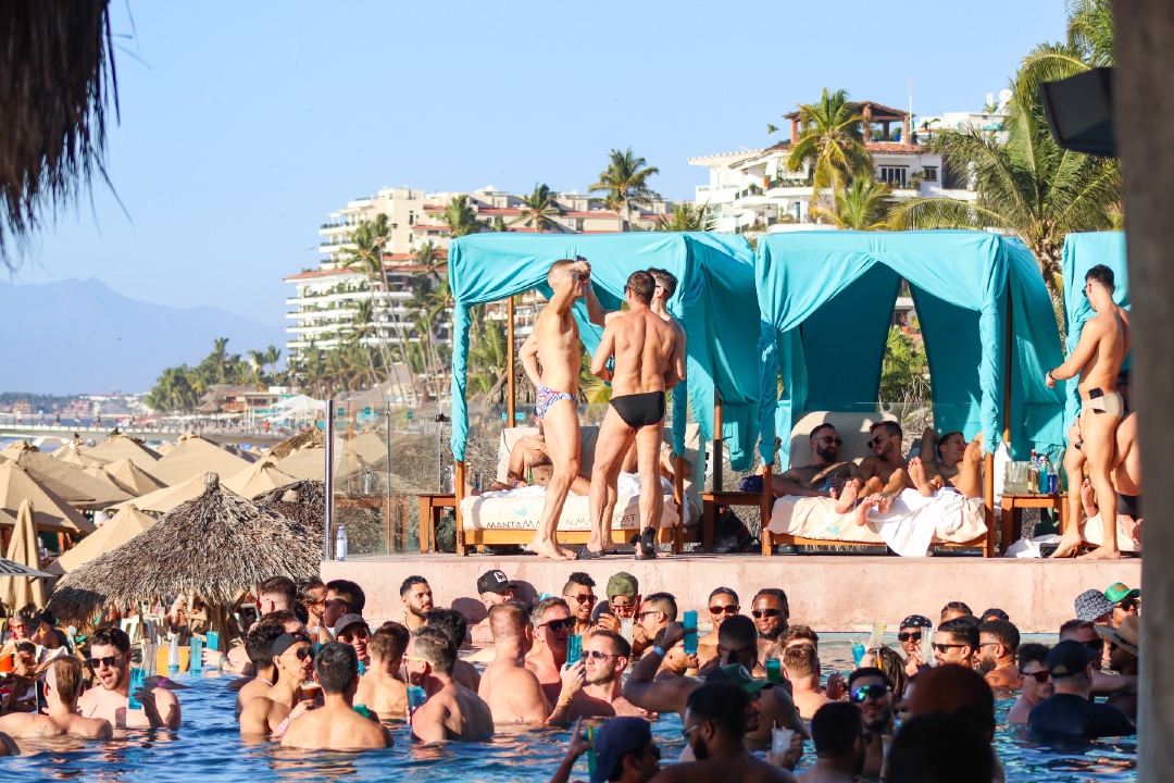 Mantamar Beach Club tweet media