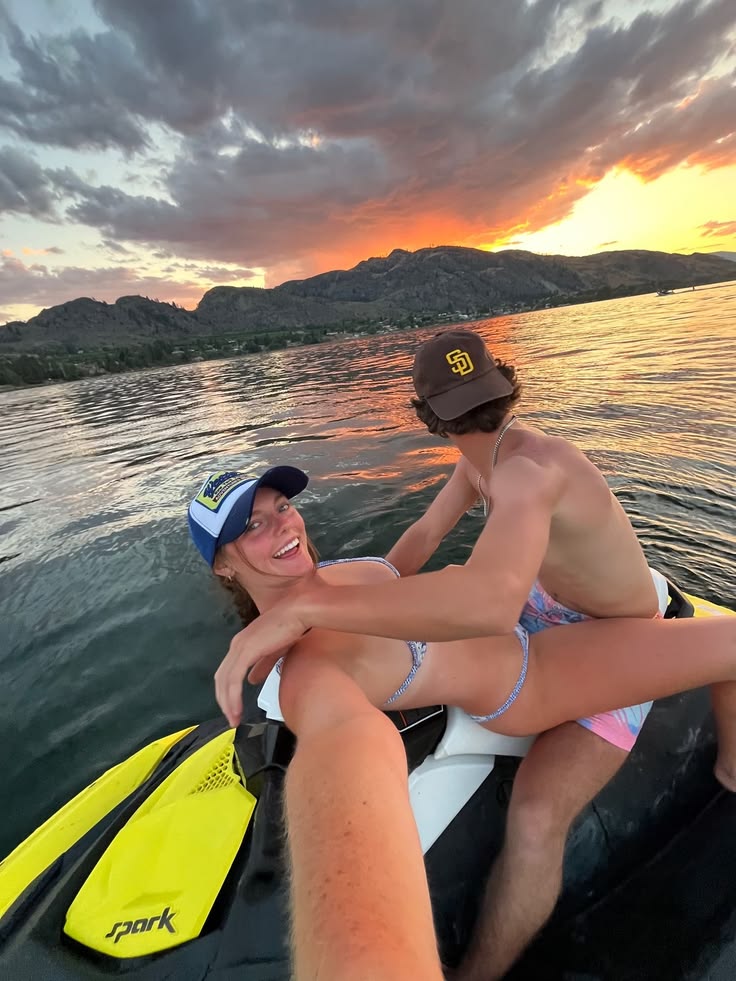 𝐒𝐜𝐫𝐨𝐥𝐥 𝐩𝐢𝐜𝐬 (@scrollpics) on Twitter photo 