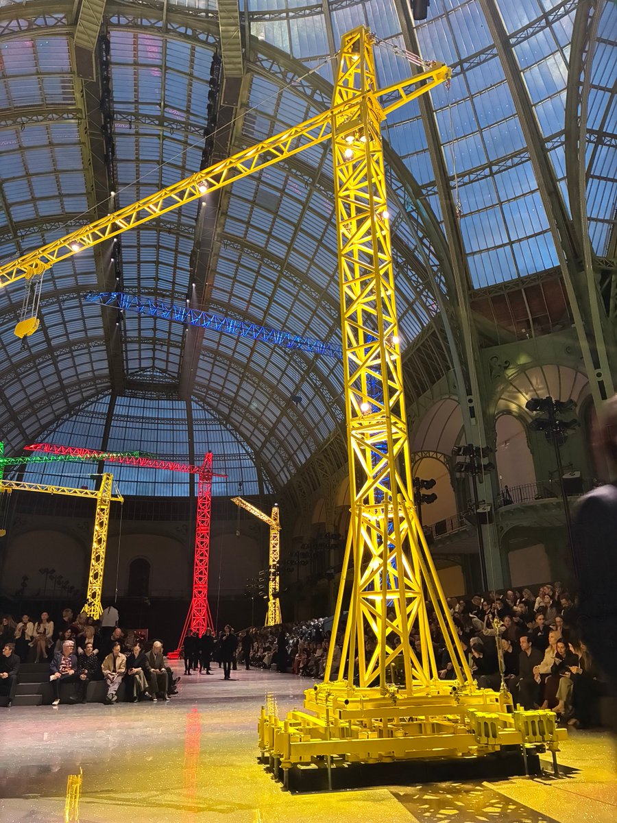 VVFriedman's tweet photo. The set at Chanel. Meccano meets Monet. https://t.co/8QIJvAiR1M