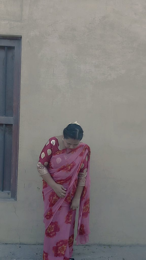 rtarotcard's tweet photo. Flowers in my hair, joy in my heart....❤️🥰
#gajra #temple https://t.co/ACHtHN4Fef