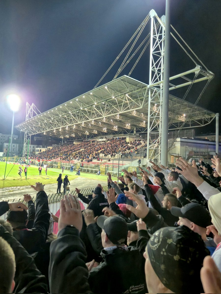PawelBebe's tweet photo. #137
Polonia Warszawa - ŁKS Łódź https://t.co/XChgNRoVML