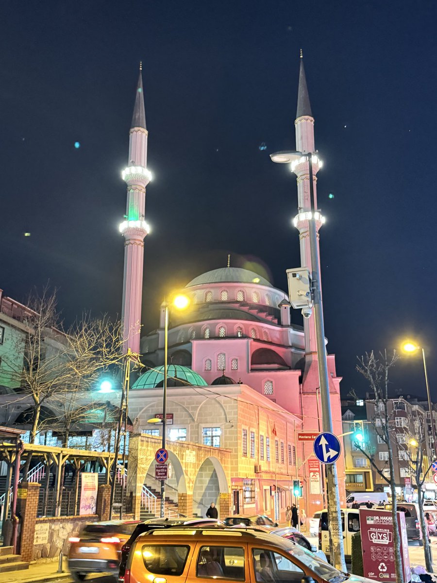 nerkull's tweet photo. 🌙 20 Ramazan 1447
Elveda yâ Şehr-i Ramazan 🤍
Teravihler 4+4 eda ediliyor.
#Ramazan2026 #Ramazan1447 
📍Mevlana Camii🕌 https://t.co/HXJYyal56r