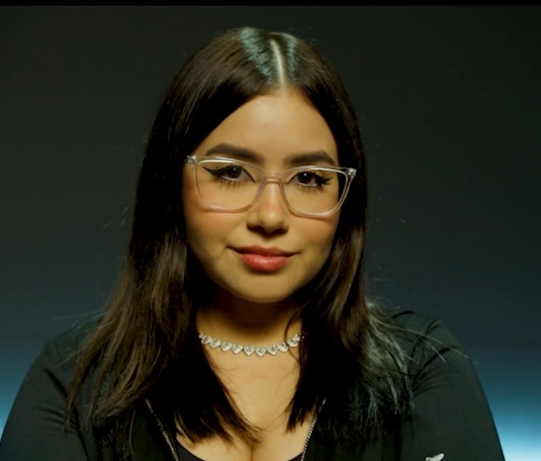 TEARJSG's tweet photo. TE AMO HERMOSAAAAAAA, la mujer más linda del universo 😻 https://t.co/z1FqSqIlEg
