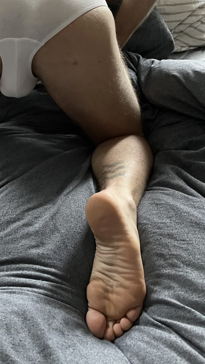 broSock_'s tweet photo. How about this POV? Just imagine your tongue and nose secretly under my big meaty soles! Come closer!!!  Follow and subscribe! 😈😈 🦶 #maschulinefeet #bigfeet #lickmyfeet #kissmyfeet #sniffmyfeet #smellysocks #scallydom #scallysub https://t.co/b2djVKAHLA