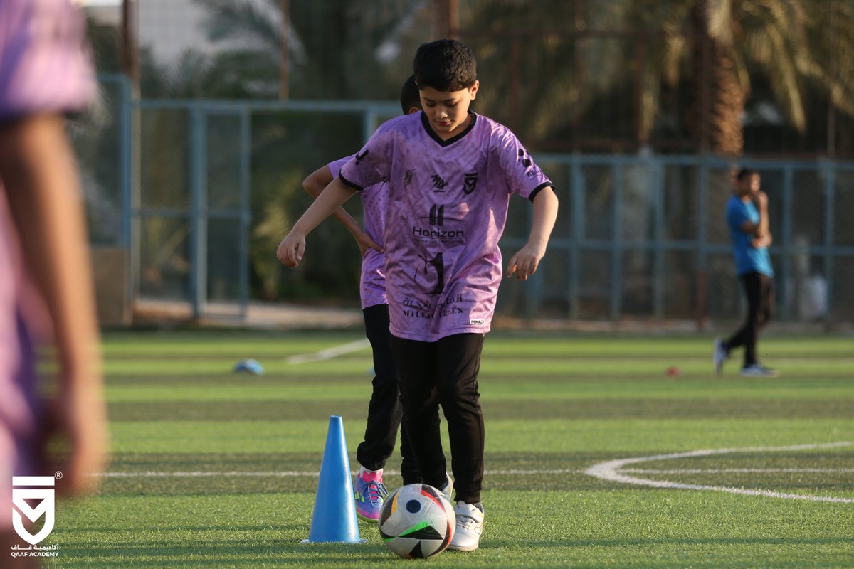 Qaaf_AC's tweet photo. "القميص البنفسجي يجمعنا، وحب التحدي والتنافس يدفعنا💜🛡️

#أكاديمية_قاف 
#القصيم https://t.co/ZS69CxgB96