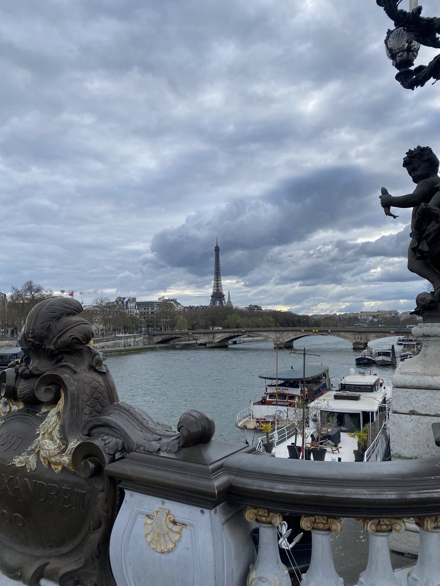 kunderaise's tweet photo. Paris 💘 https://t.co/KyZDnbJDGQ