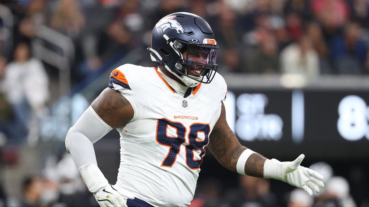 loebsleads's tweet photo. John Franklin-Myers, Jeffery Simmons, Jermaine Johnson, and the 4th Overall Pick. 

This Titans D-Line could be NASTY. https://t.co/DqE5vADi3y