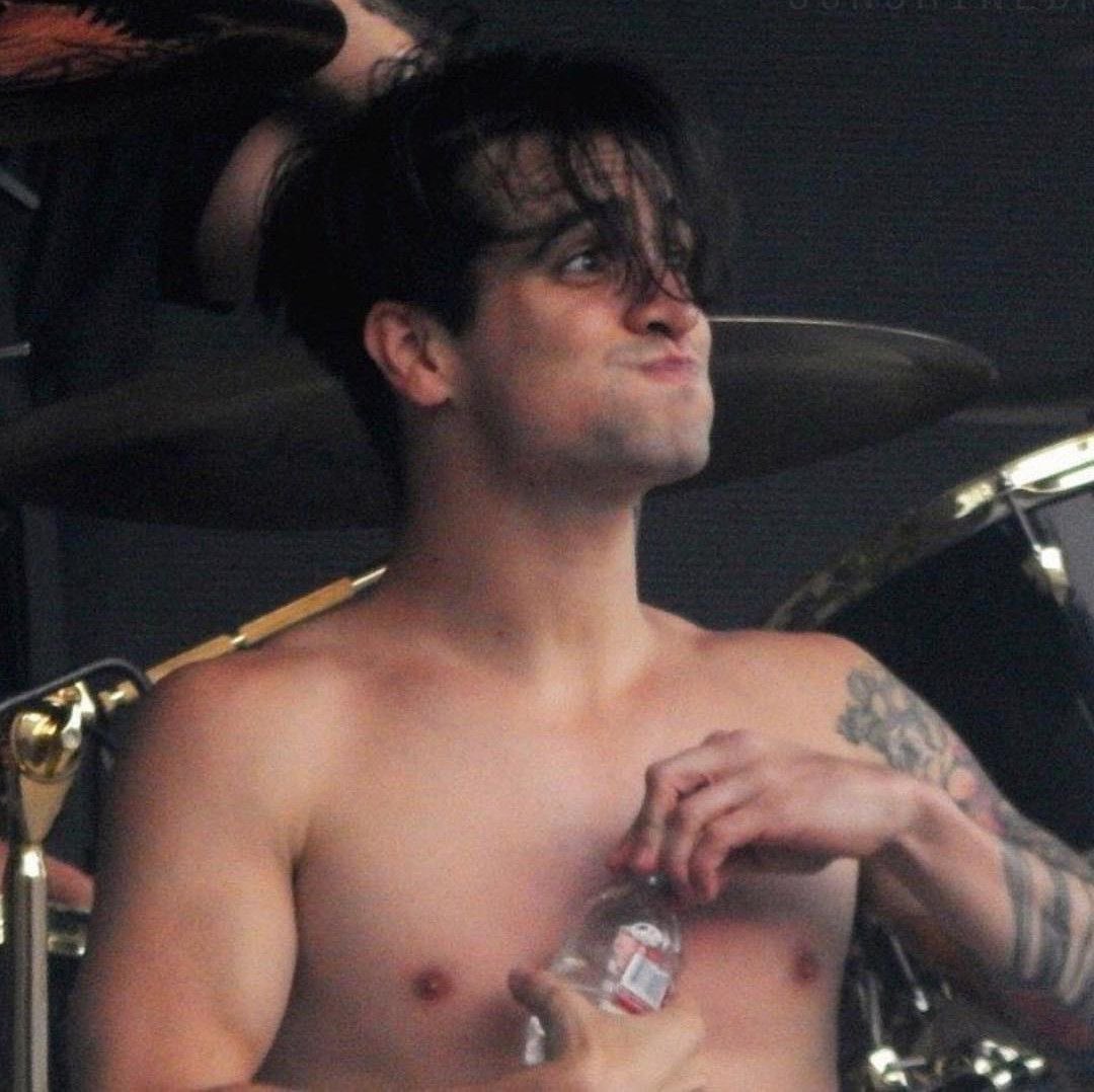 brendon thinker! 💭 tweet media