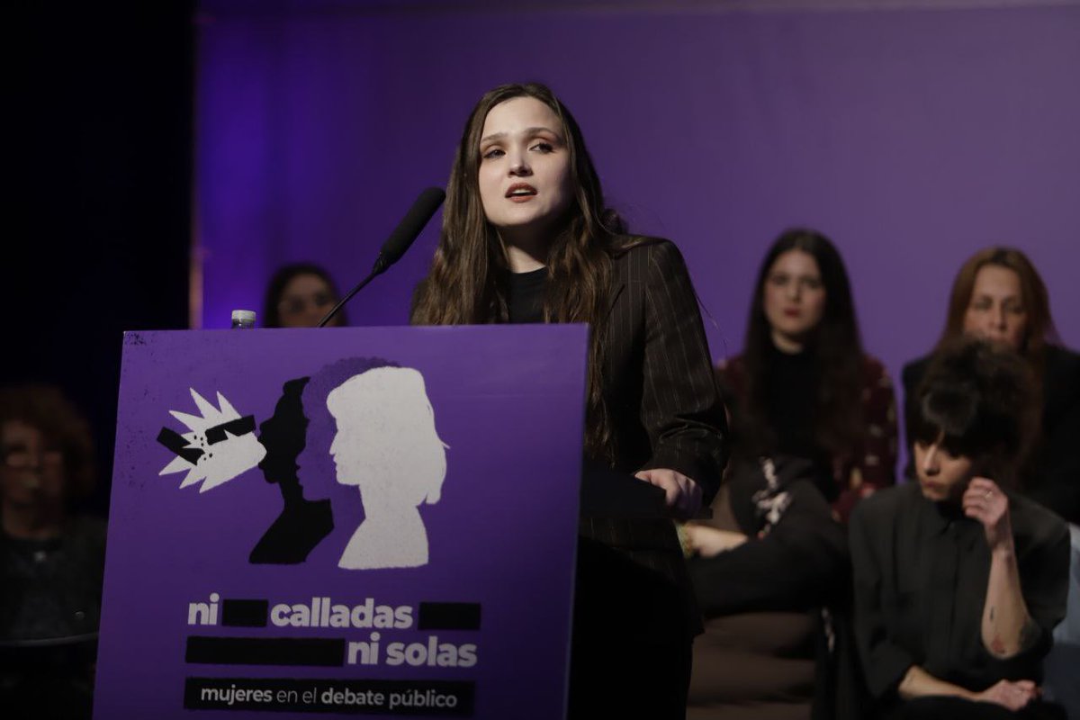 Estamos aquí para hacer frente. Para 
plantar cara.

Para combatir esta violencia retrógrada, machista, antidemocrática. 

Esta violencia que pretende expulsarnos a las mujeres del debate público. 

Basta YA.
