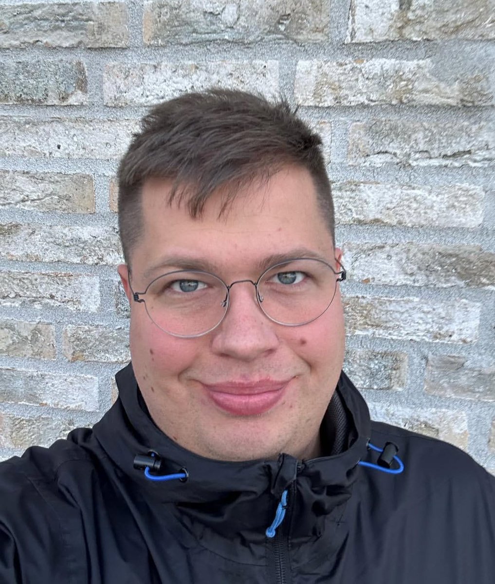 rainy ☔🌈🎸🦀⛱️👍 tweet media