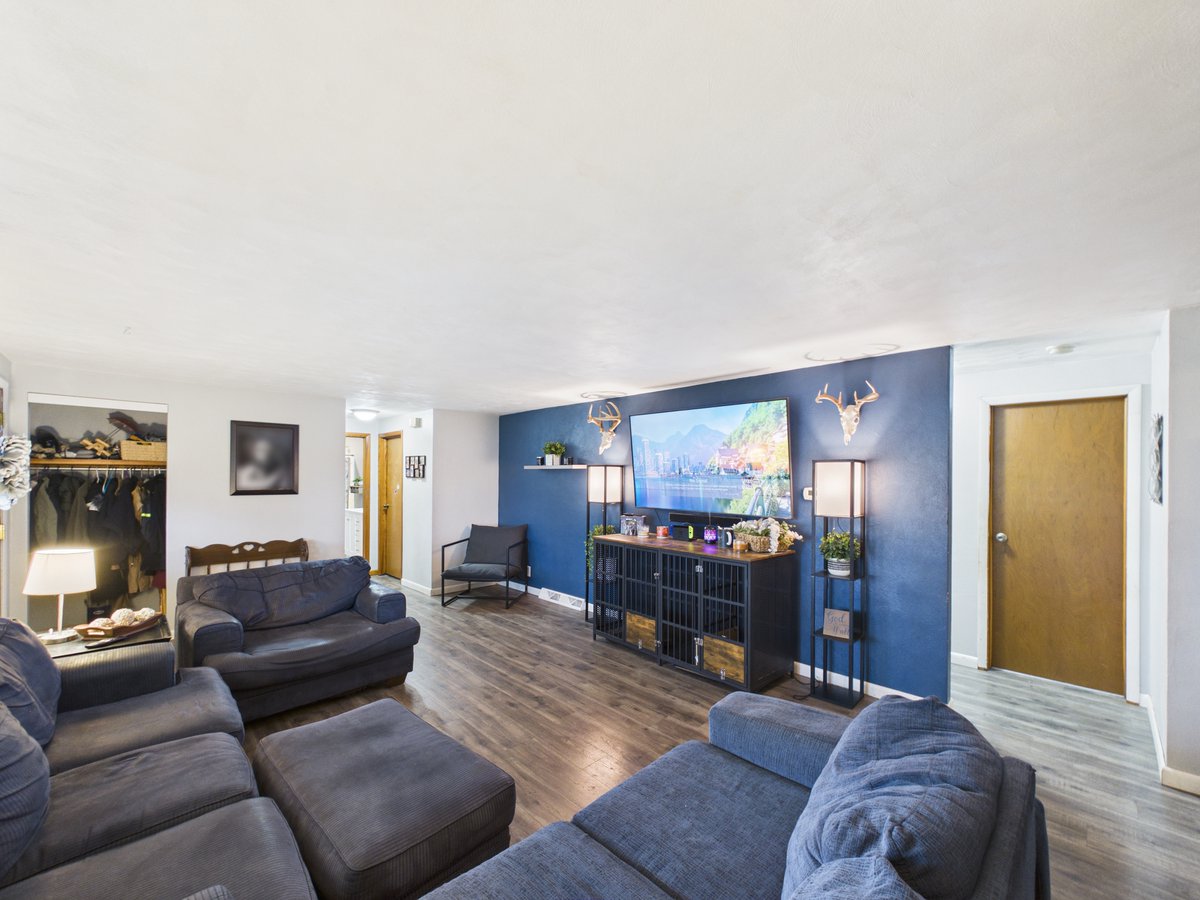 LeisRealty's tweet photo. 3589 US RT 127 Greenville, OH
List Price: $298,000.
3 Bed - 2 bath - 1.7 Acres
Call/Text Leis Realty REALTOR® Katie Karger 937-765-2045 https://t.co/eBaRK493AX