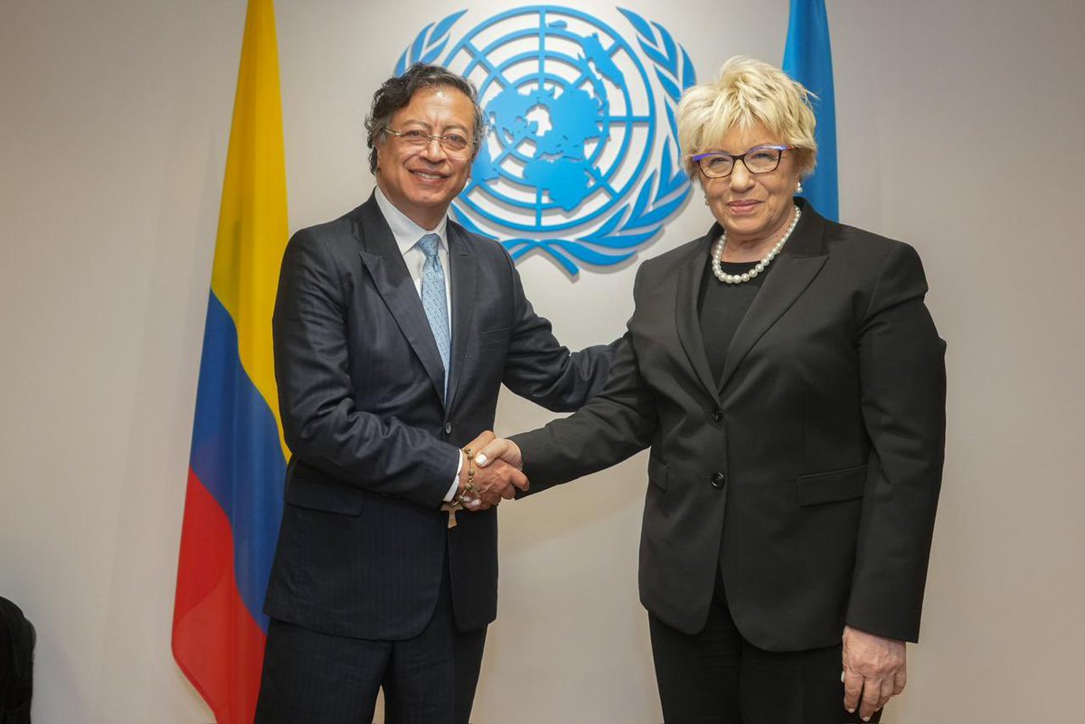 En el marco de la Comisión de Estupefacientes en Viena, el presidente @PetroGustavo sostuvo una reunión bilateral con la presidenta de la Junta Internacional de Fiscalización de Estupefacientes (JIFE), Sevil Atasoy.